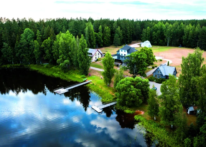 Ezernieki.