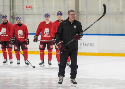 Harijs Vītoliņš Latvijas izlases treniņā pirms kārtējām pārbaudes spēlēm.