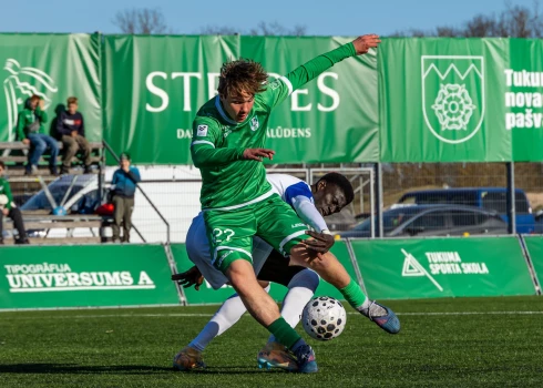 "Tukums 2000" mērojas spēkiem ar "Daugavpili" (foto: Ēriks Matīss Pozemkovskis / FK Tukums 2000)