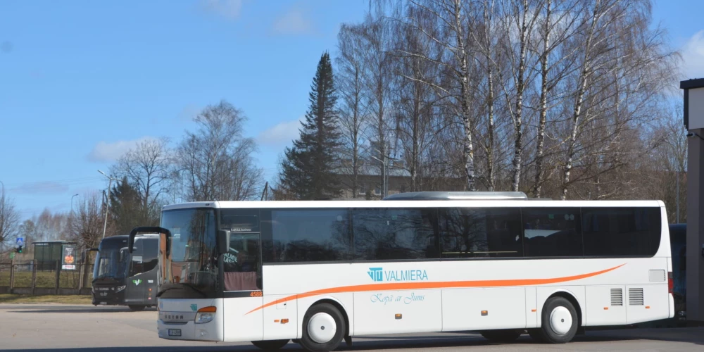 No maija Valmieras, Smiltenes un Valkas novadā autobusi sāks kursēt vairākos jaunos maršrutos.