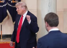 Cenšoties glaimot Trampam, Ukraina piedāvājusi Donbasā izveidot "Donnijlendu", apgalvo laikraksts