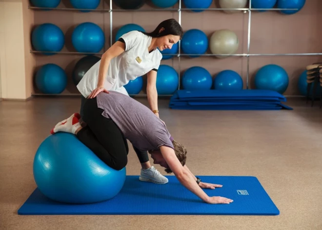 Senioriem kustēties ir īpaši svarīgi. Fizioterapeite: "Pie manis nāk vingrot kundze, kurai ir pāri 70"