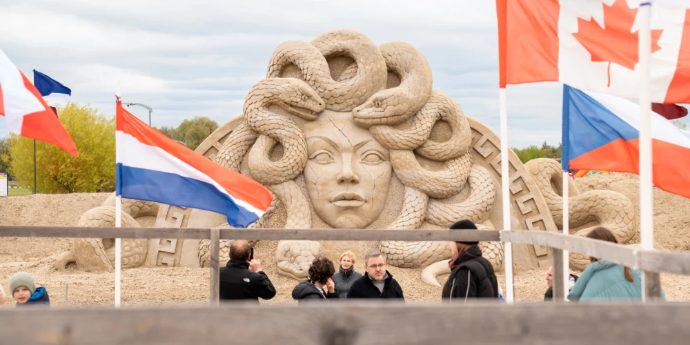 Šogad festivāla konkursā skulptūras veidos 15 tēlnieki no 10 valstīm.