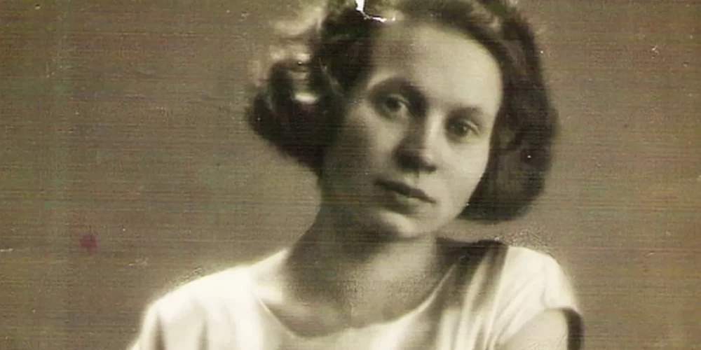 Lūcijas Garūtas kantāte "Dievs, Tava zeme deg!" tapa 1944. gadā kā tautas lūgšana pirms Latvijas okupācijas. 