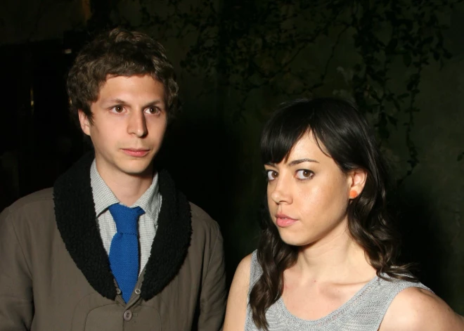 Obrija Plaza atklāj, ka reibumā gandrīz apprecējusies ar Maiklu Seru