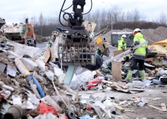 Жителям Латвии рассказали, что на утилизации одного вида мусора можно сэкономить сотни евро