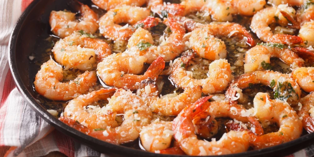 Gardas un sulīgas garneles. 