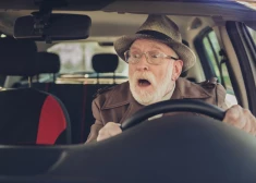 "Это уже ненормально": водители в Латвии стареют, риски на дорогах растут