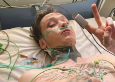 "Palīdzēsim Egīlam atkal nostāties uz savām kājām!" Jelgavā no 9. stāva izkritis jauns vīrietis; māte atklāj notikušā apstākļus