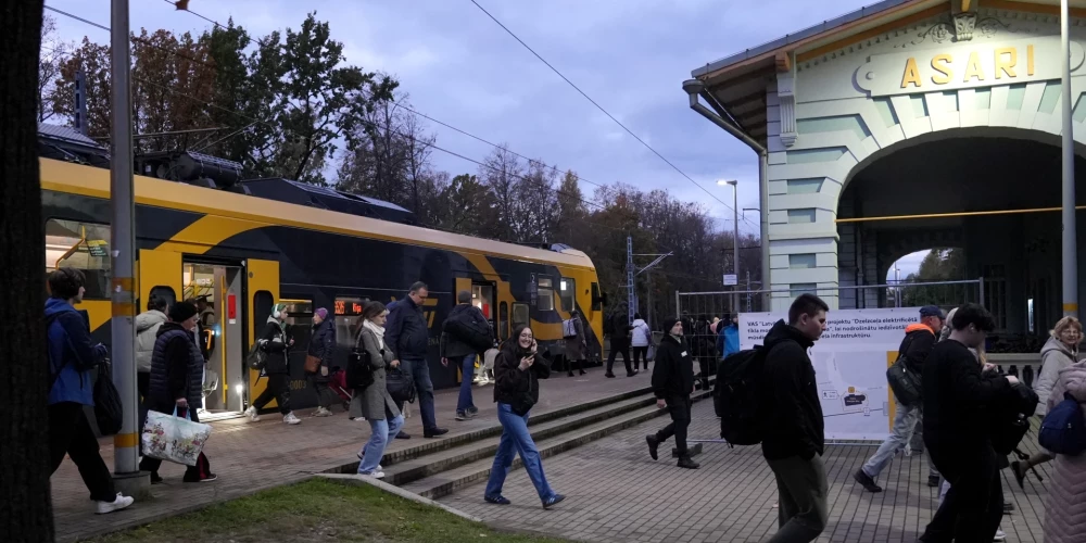 На линии в Юрмалу и Тукумс продолжается транспортный хаос.