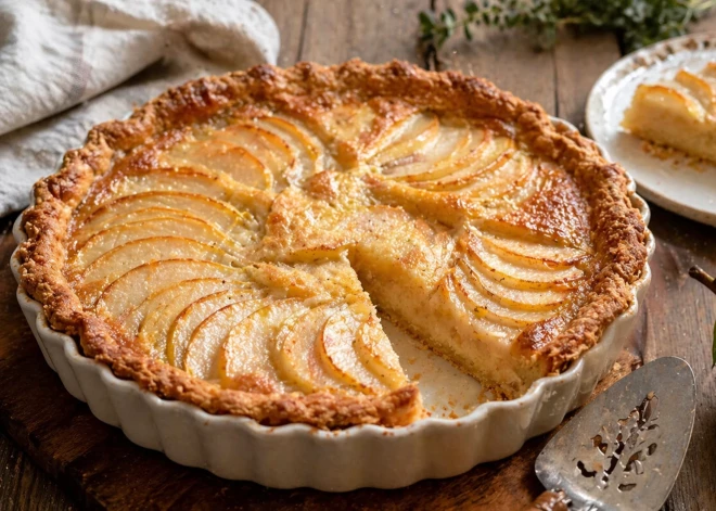 Этот пирог с грушей получается даже у тех, кто редко печет: простой и очень удачный рецепт