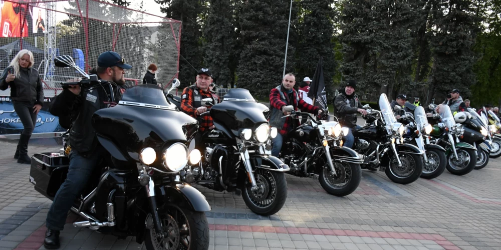 Центр Риги сегодня частично меняет движение из-за открытия мотосезона.
