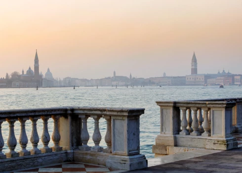 ES plāno sankcijas saistībā ar Krievijas dalību Venēcijas biennālē.