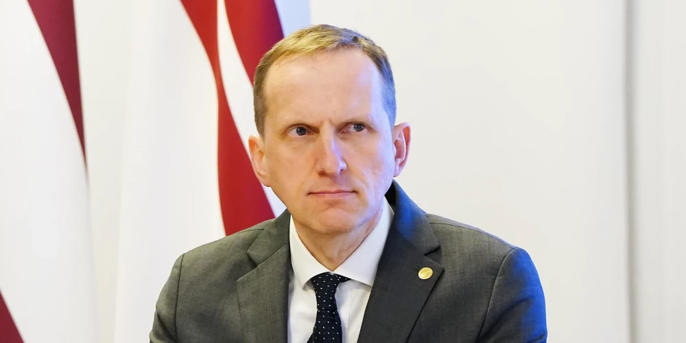 Aizsardzības ministrs Andris Sprūds ir pieņēmis Aizsardzības ministrijas valsts sekretāra Aivara Puriņa atlūgumu. 