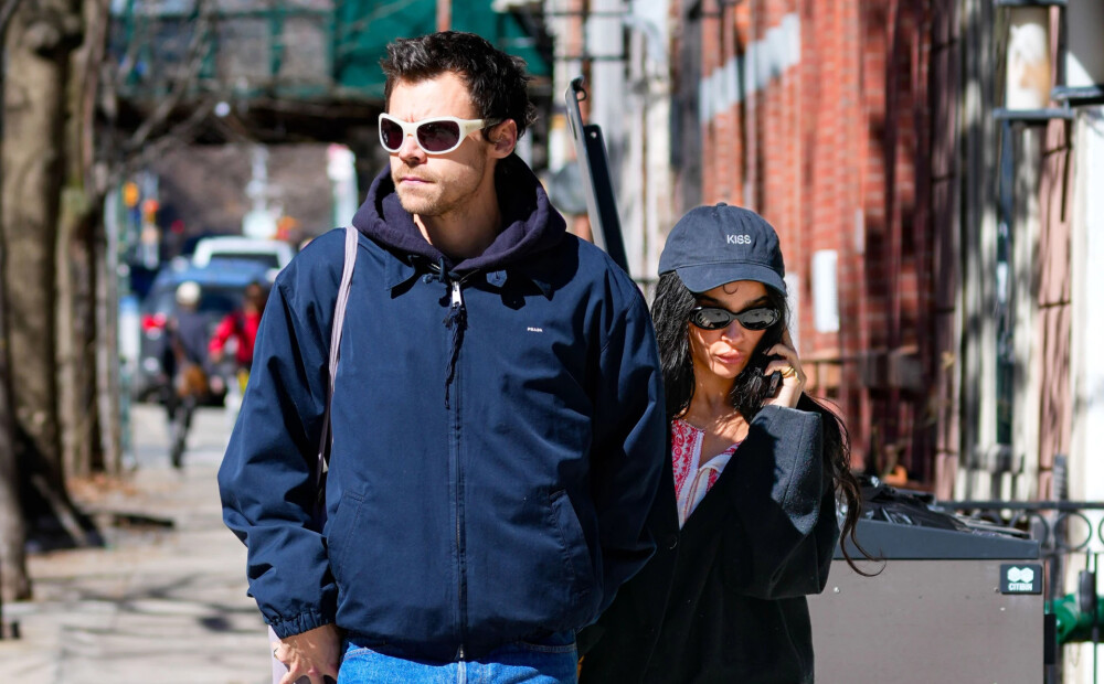 Gredzens pirkstā! Parādījušās runas par Harija Stailsa un Zojas Kravicas saderināšanos