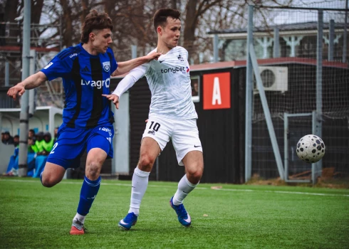 RFS futbola virslīgā izcīna ceturto uzvaru pēc kārtas. 