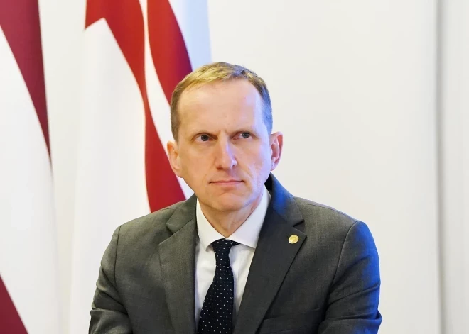 После года работы на посту госсекретарь Минобороны Латвии решил уйти в отставку
