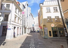 Драма в Старой Риге: девушка после падения с четвертого этажа выжила, но получила тяжелые травмы