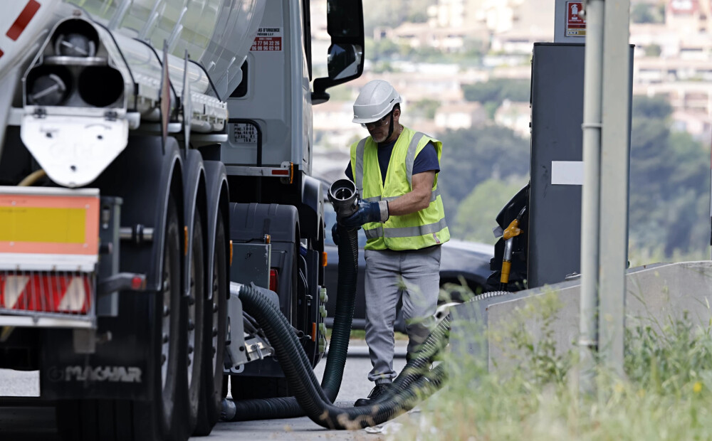 Naftas cenas pieauga, Irānai atsakoties atvērt Hormuza šaurumu