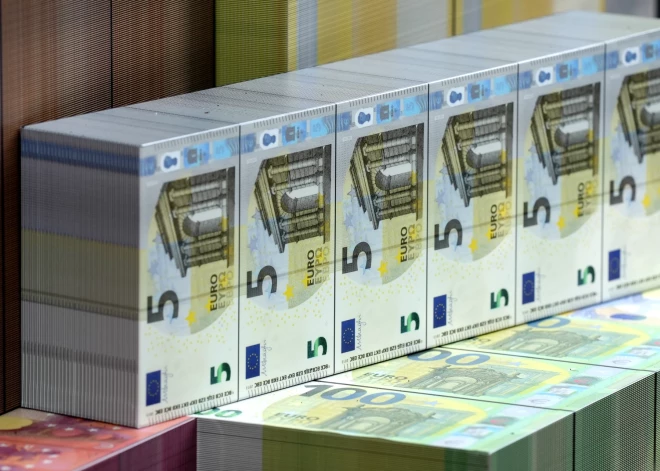 Latvijā domā par ātro kredītu ierobežošanu – tam ir nopietns iemesls