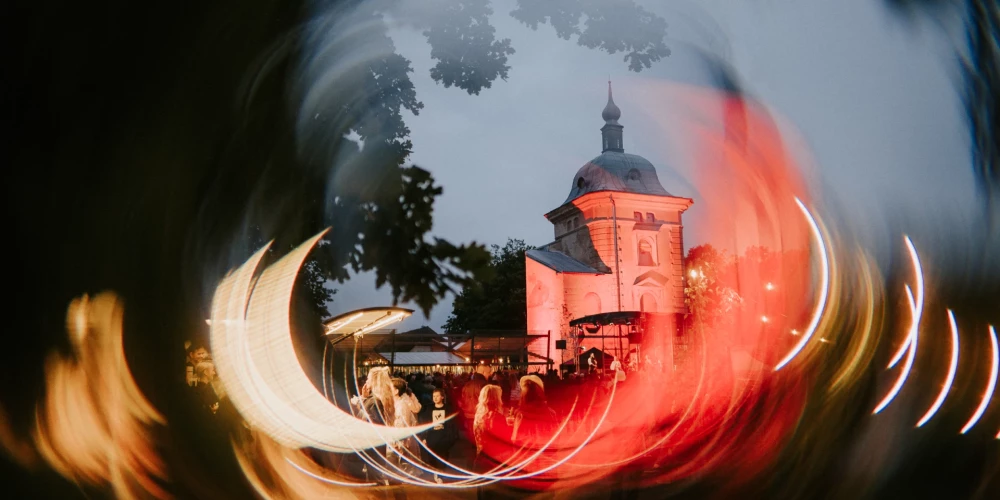 Valmiermuižas etnomūzikas festivāls izziņo pirmos māksliniekus.