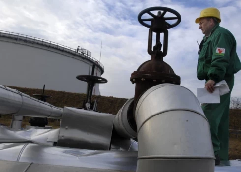 Slovākija atkal saņem Krievijas naftu pa cauruļvadu "Družba". 