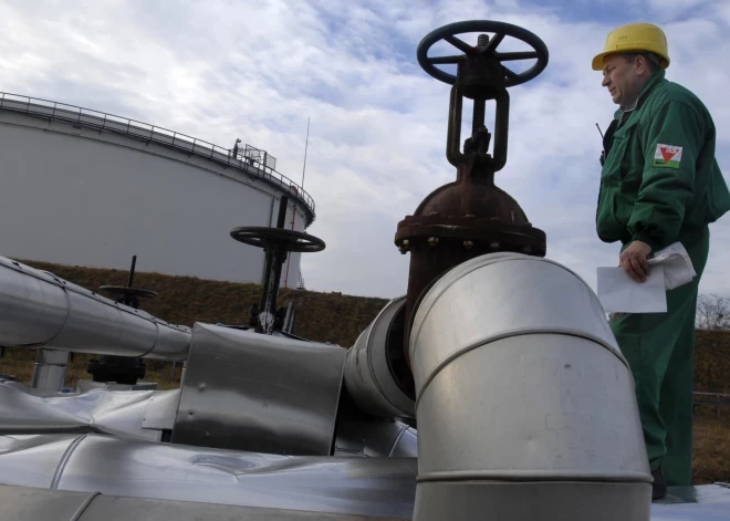 Slovākija atkal saņem Krievijas naftu pa cauruļvadu "Družba"