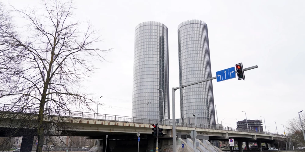 На аукцион выставлены семь квартир в комплексе высотных зданий Zunda Towers.