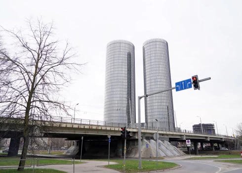 На аукцион выставлены семь квартир в комплексе высотных зданий Zunda Towers.