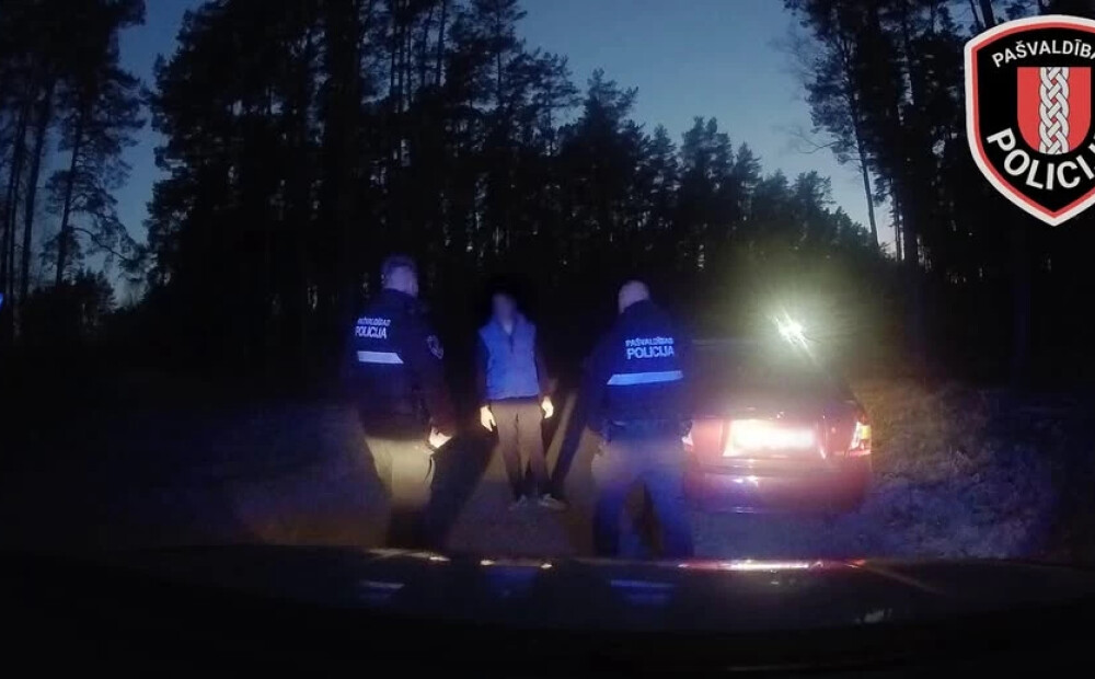 Netālu no Ulbrokas pie stūres pieķerts nepilngadīgais bez autovadītāja apliecības