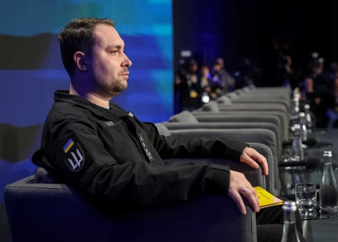 Budanovs uzsvēra, ka neviens Ukrainā neatzīs "pat milimetra Ukrainas teritorijas" zaudēšanu. 