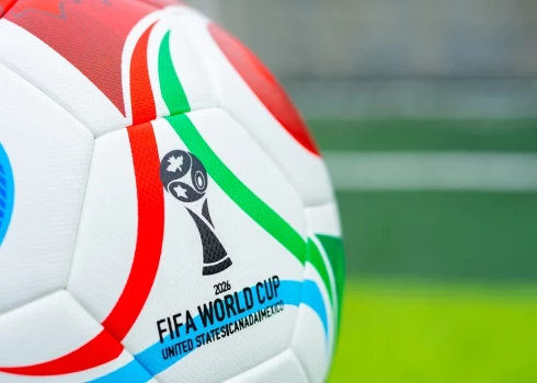 Война войной, а мяч погонять все равно хочется.