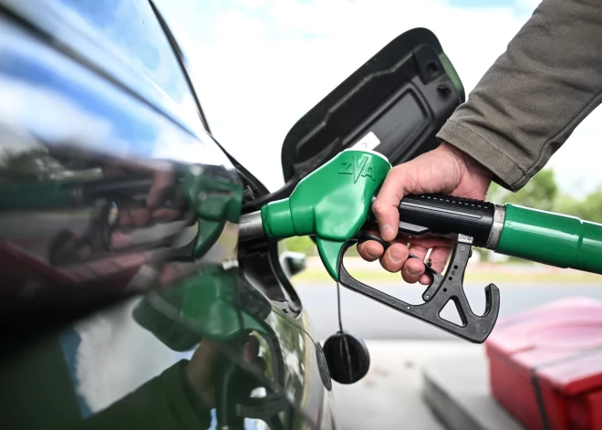 Zviedrija apsver iespēju ieviest degvielas normēšanu