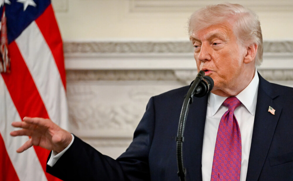 Tramps pavēl iznīcināt kuģus, kas izliek mīnas Hormuza šaurumā