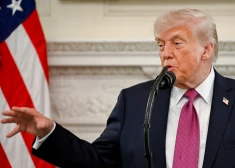 Tramps pavēl iznīcināt kuģus, kas izliek mīnas Hormuza šaurumā