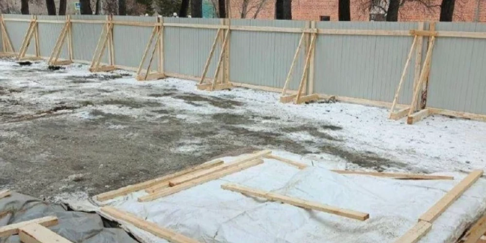 Krievijas pilsētā Tomskā demontētā memoriāla vieta represētajiem baltiešiem (ekrānuzņēmums no "Facebook")