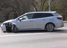 У Дворца культуры ВЭФ за полчаса развернулась целая цепочка аварий с Toyota, Volvo и грузовиком