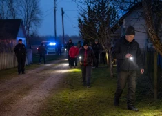 В Латвии впервые запустили сотовое оповещение из-за пропажи ребенка: на поиски 7-летней девочки вышли около 70 жителей