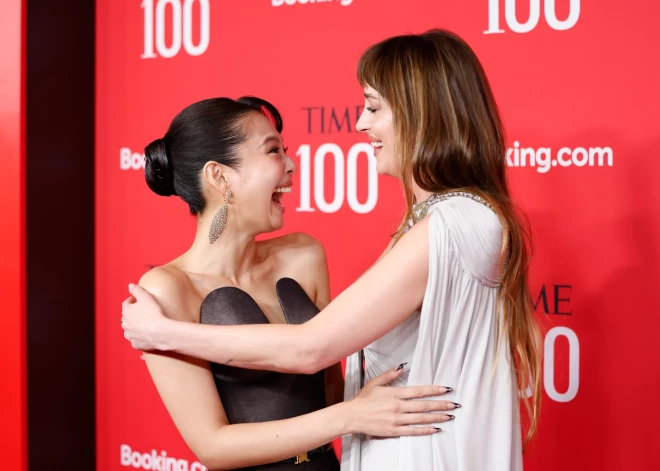 Holivudas zvaigznes uzmirdz “Time 100” galā pasākumā.