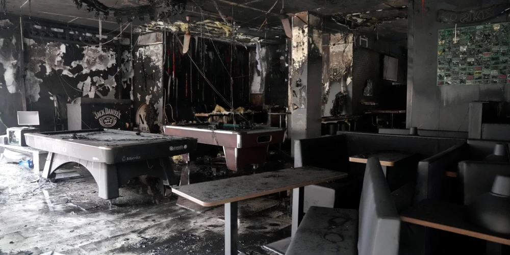 Бар и ночной клуб The Sinners полностью выгорели.