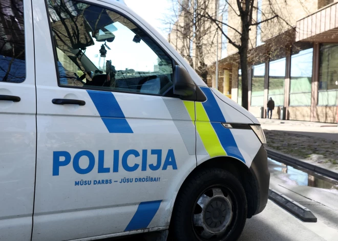 Policija atklāj sīkākas detaļas par Kazdangā pazudušās meitenītes meklēšanu