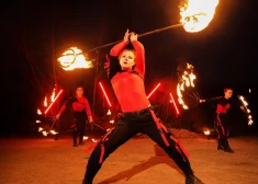 "Мы попробовали поджечь мечи - и нам понравилось!" Многие в Латвии боятся этого, но Екатерина уже 15 лет управляет огнем