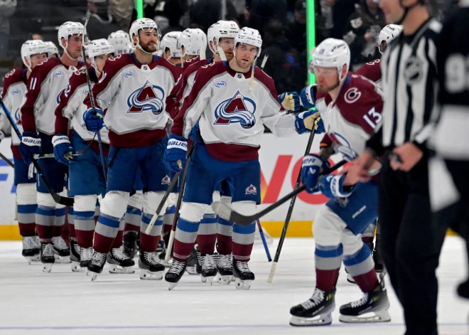  "Avalanche" un "Hurricanes" nonāk uzvaras attālumā no Stenlija kausa izcīņas otrās kārtas