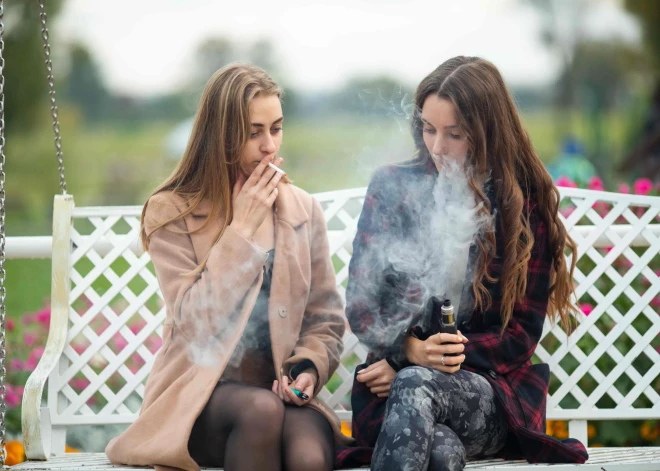 Eksperti: jauniešu atkarību mazināšanai jāvirzās no iebiedēšanas uz pierādījumos balstītu atkarību novēršanas politiku