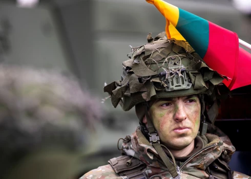 Lietuvas armijas karavīrs (foto: Scanpix / AP)