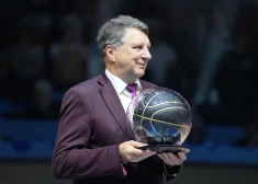 Из-за допуска к играм россиян и белорусов свой спортивный пост покинул экс-президент Латвии Вейонис