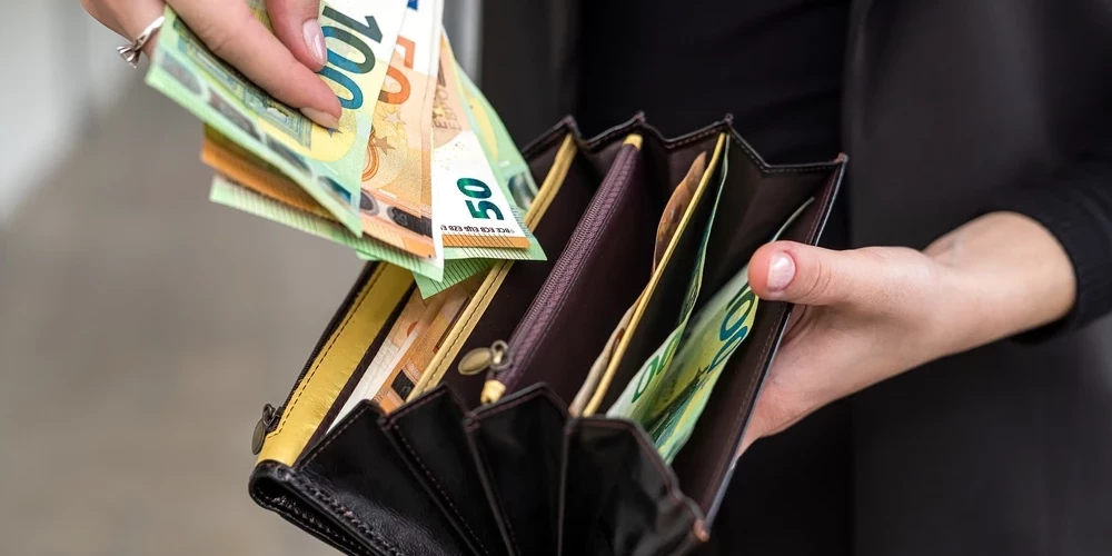 Valsts parāds pārsniedz 20 miljardus eiro.