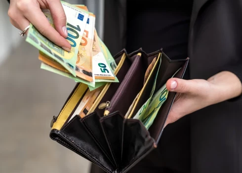 Valsts parāds pārsniedz 20 miljardus eiro.