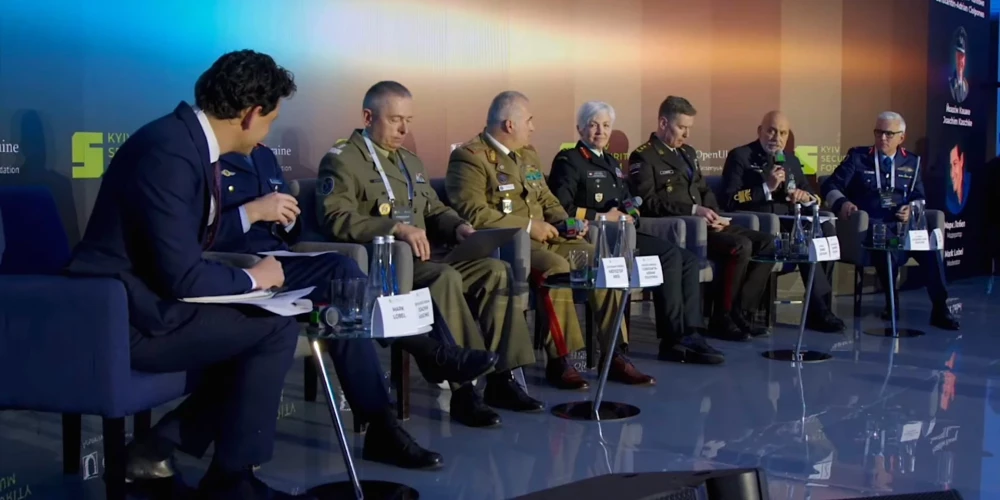 Ukraina paudusi gatavību palīdzēt veidot Baltijas aizsardzības līniju.