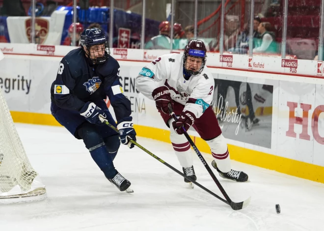 Latvijas U-18 hokeja izlase pasaules čempionāta otrajā mačā piekāpjas somiem